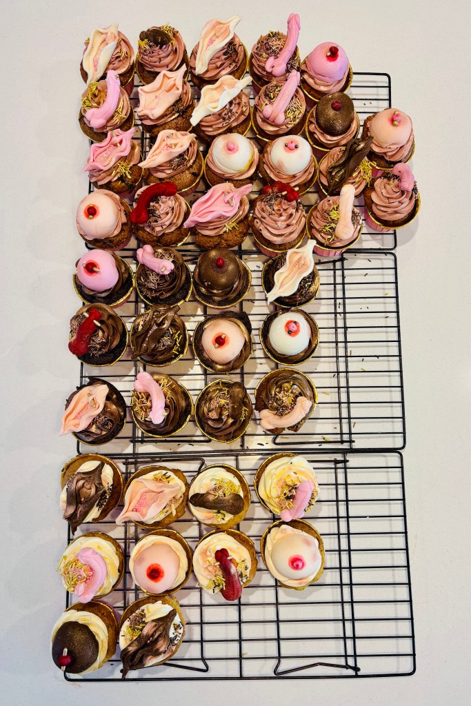 adult cupcake bakery brighton
